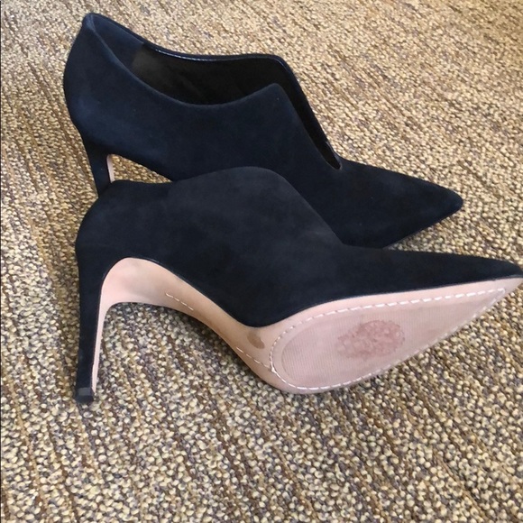 New Vince Camuto booties size 9.5 - Picture 3 of 5